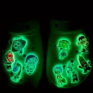 Classic Style Inside Out Series - 9pcs Plastic Luminous Shoe Charms, Glow